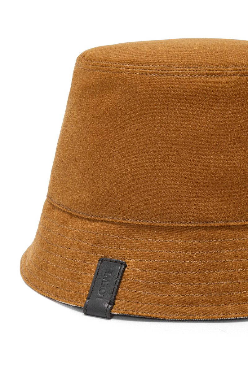 Reversible bucket hat in waxed canvas and tartan 5