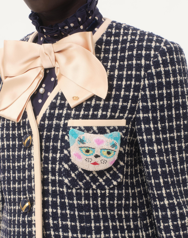 Valentino LE CHAT DE LA MAISON BROOCH IN JACQUARD FABRIC WITH RESIN BEAD EMBROIDERY outlook