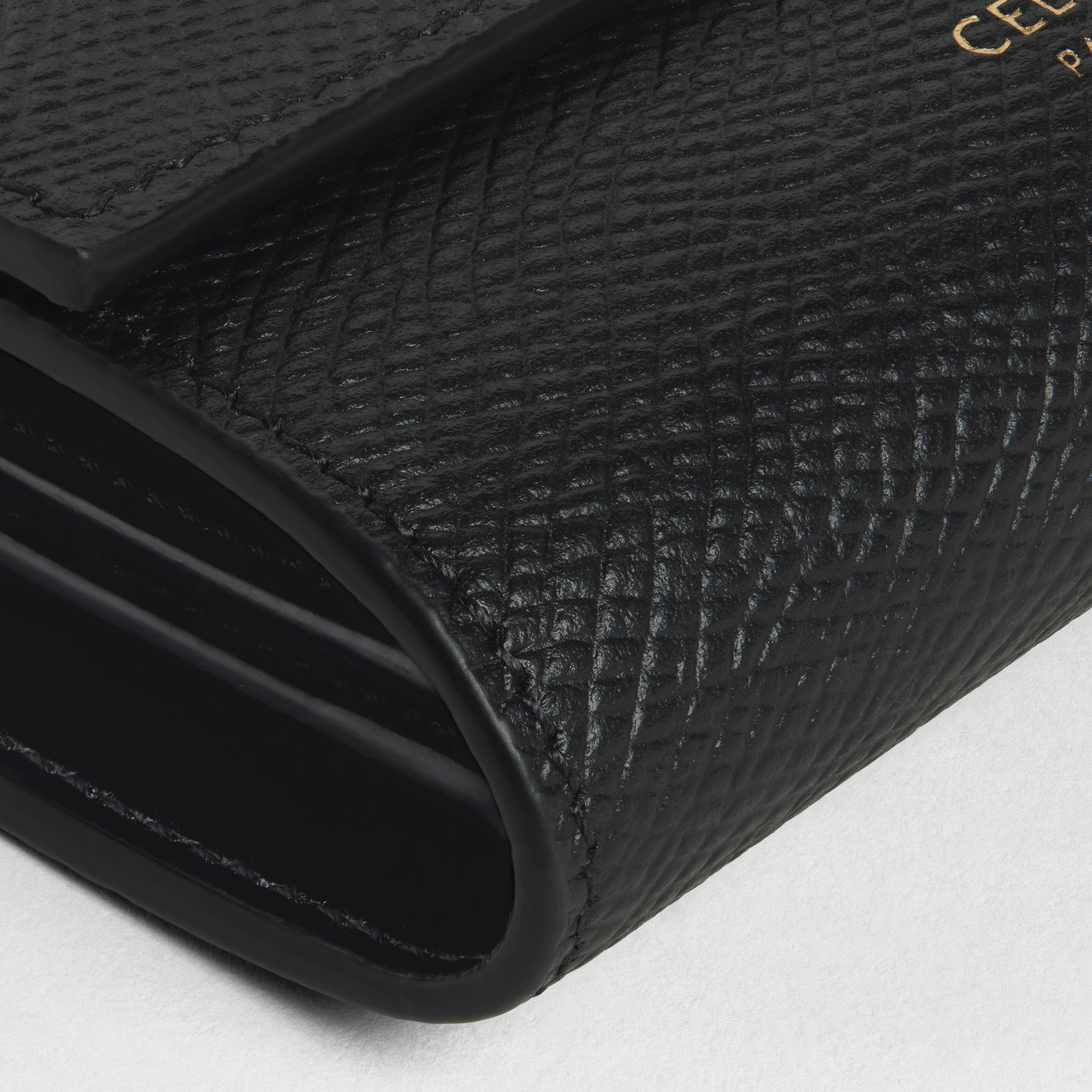 Small trifold wallet in Grained calfskin - 5