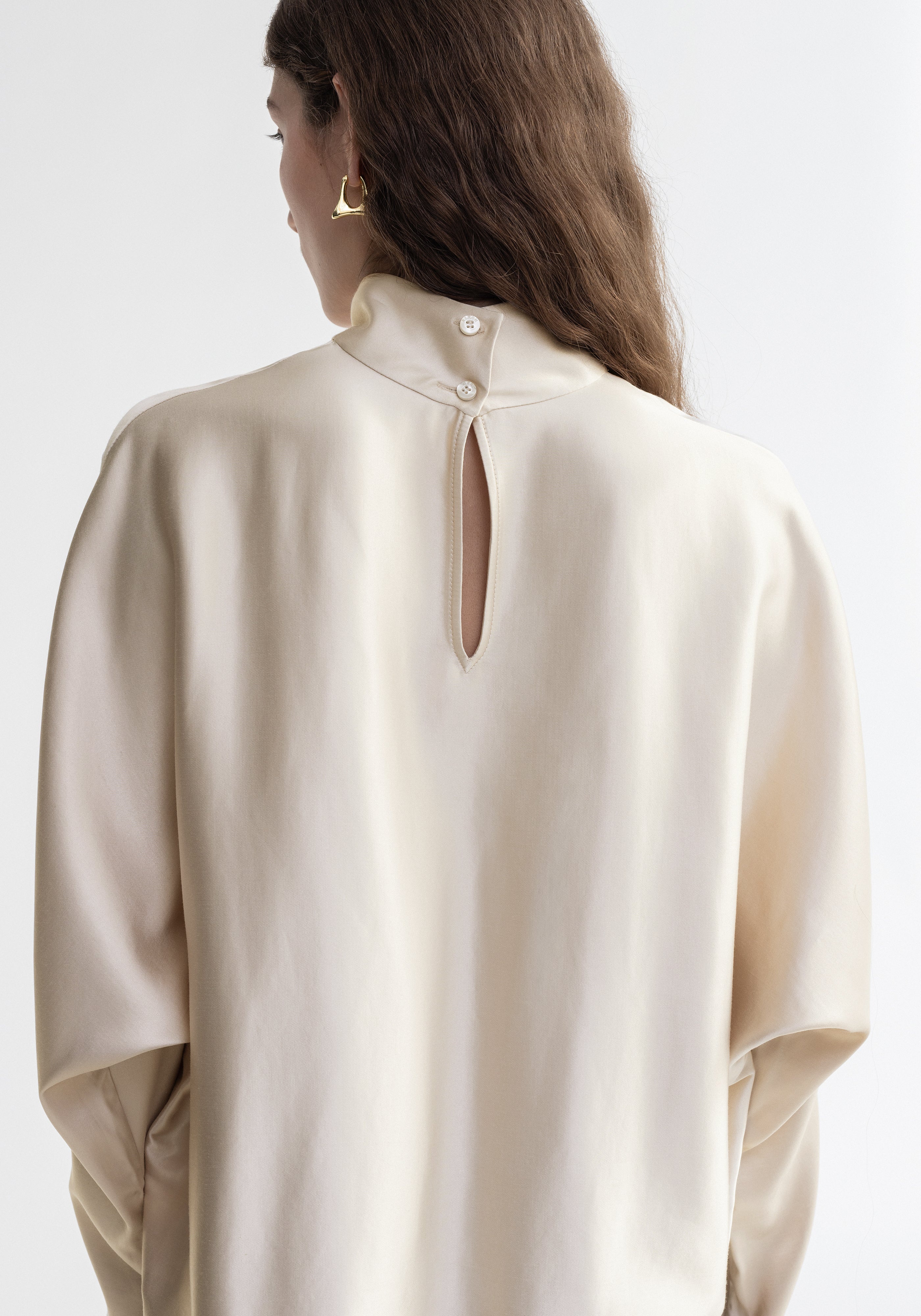 KATNISS
Satin turtleneck - 2