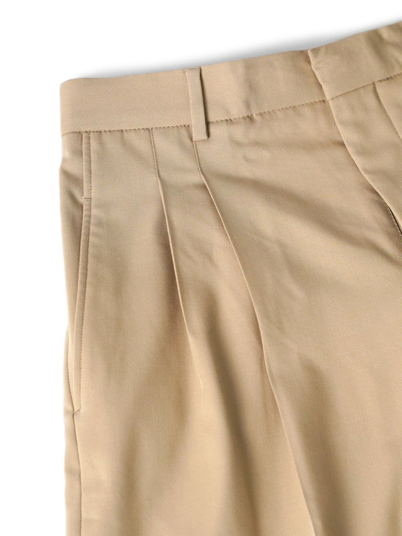 wide leg pleated shorts 3