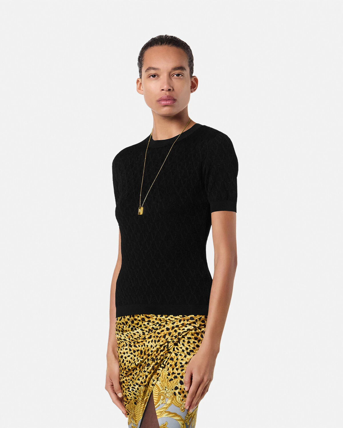 V Allover Jacquard Fitted Knit T-Shirt - 4