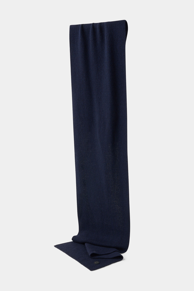 Gabe Scarf in Navy blue 1