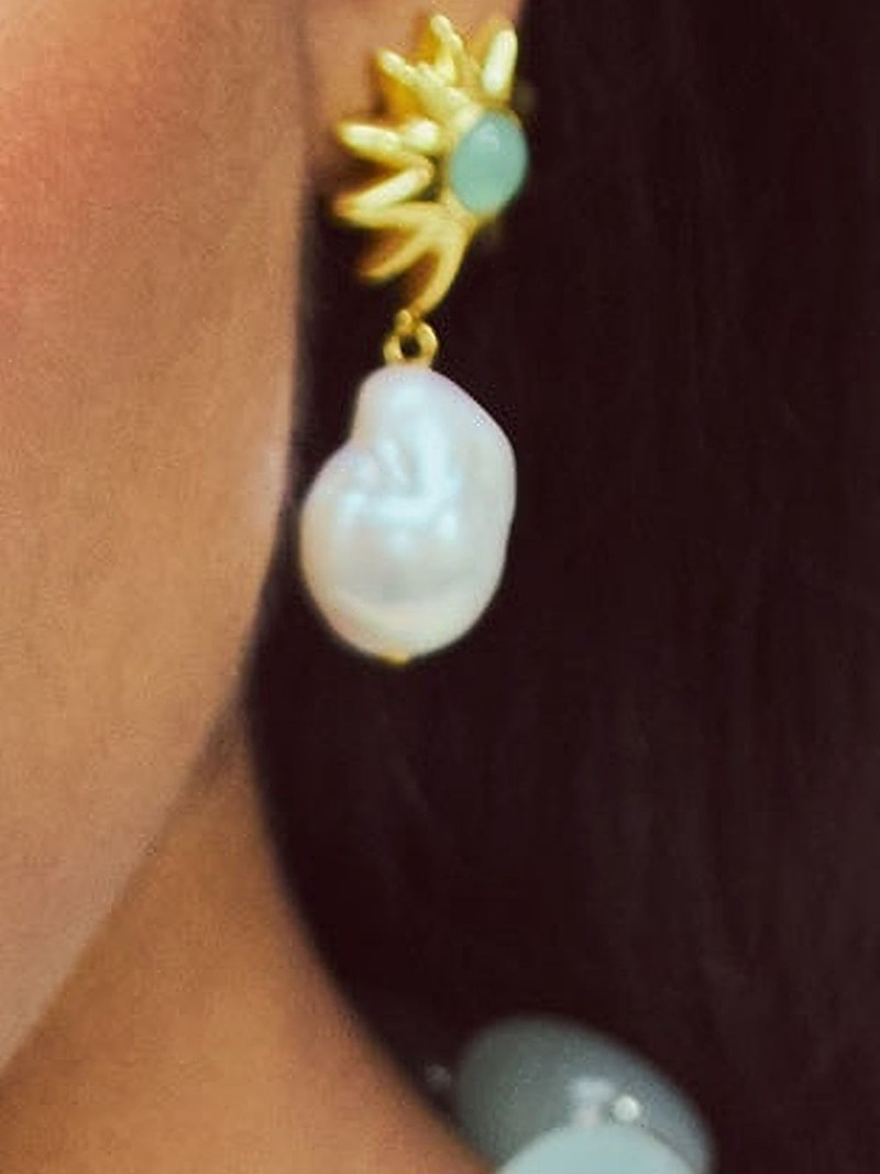 LIZZIE FORTUNATO pearl drop earrings outlook