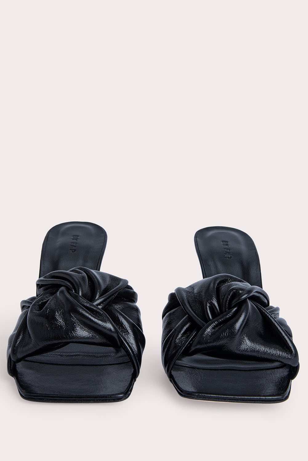 Lana Black Gloss Leather - 7