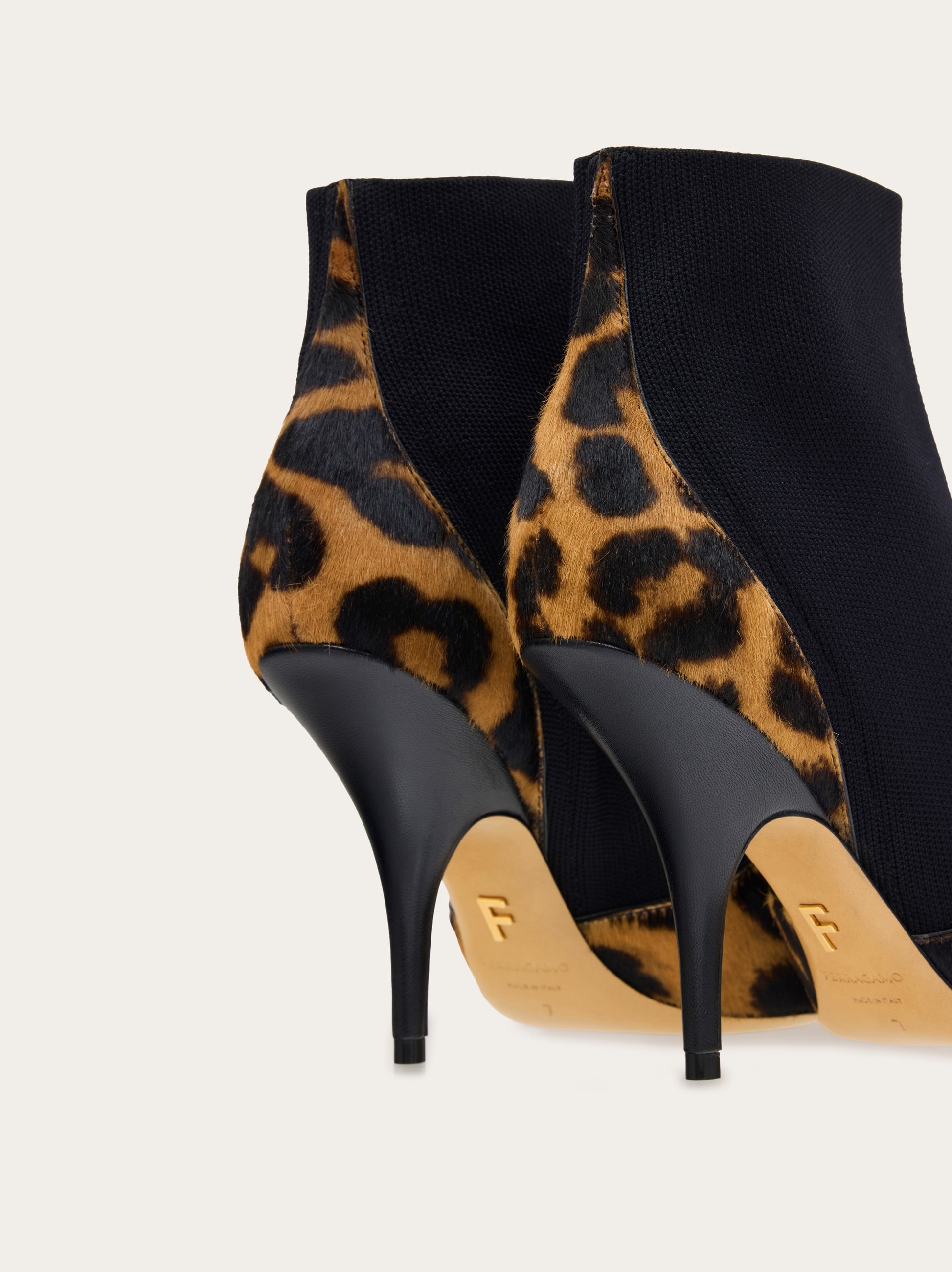 Ankle boot with graphic detail - 2