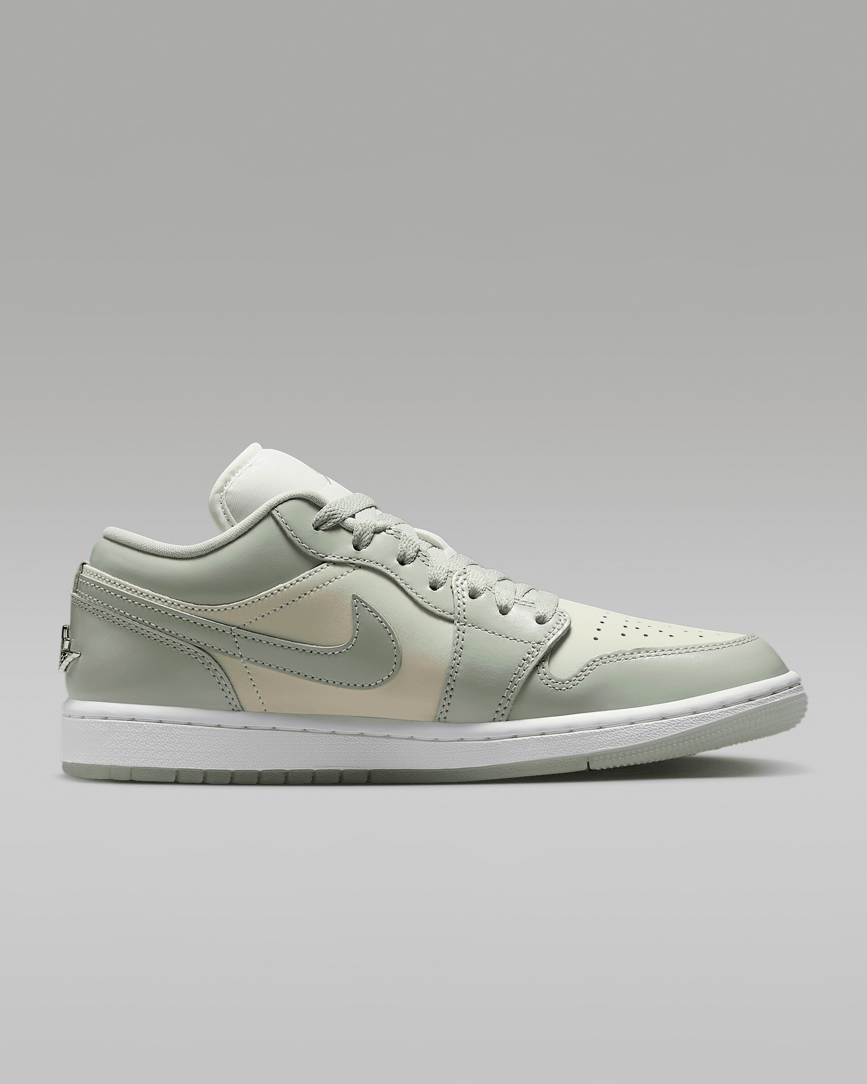 Air Jordan 1 Low SE Women's Shoes - 3