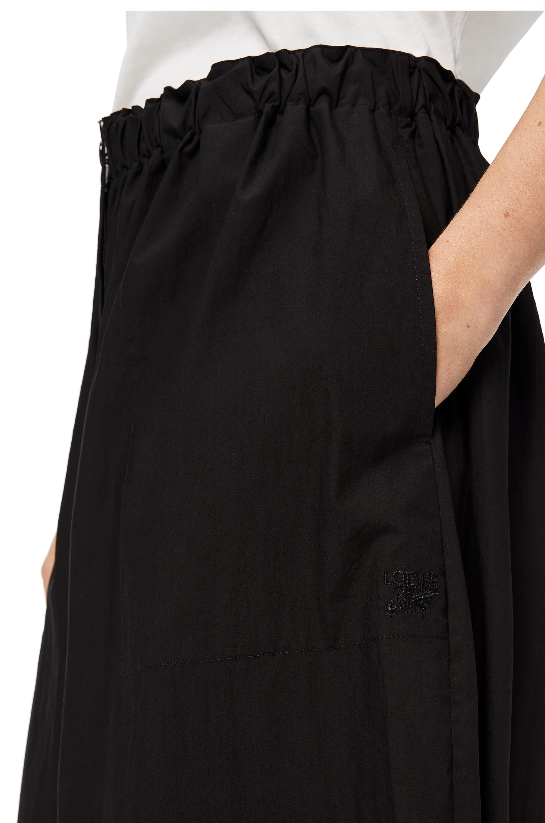 Cropped elasticated trousers in cotton - 5