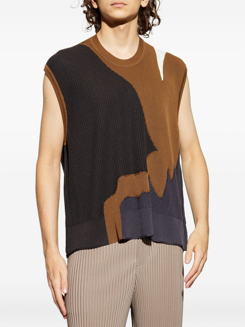 round neckline vest 3