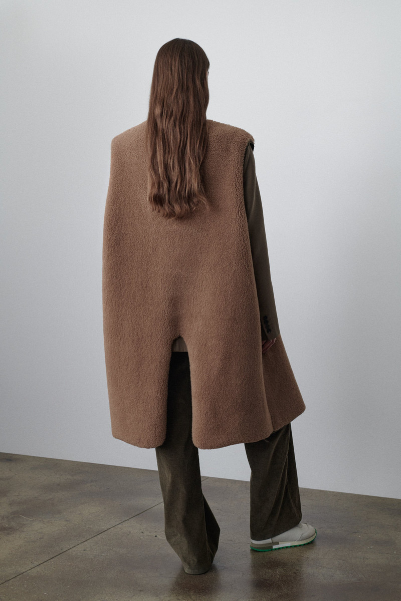Beyzita Vest in Camel Hair and Silk 5