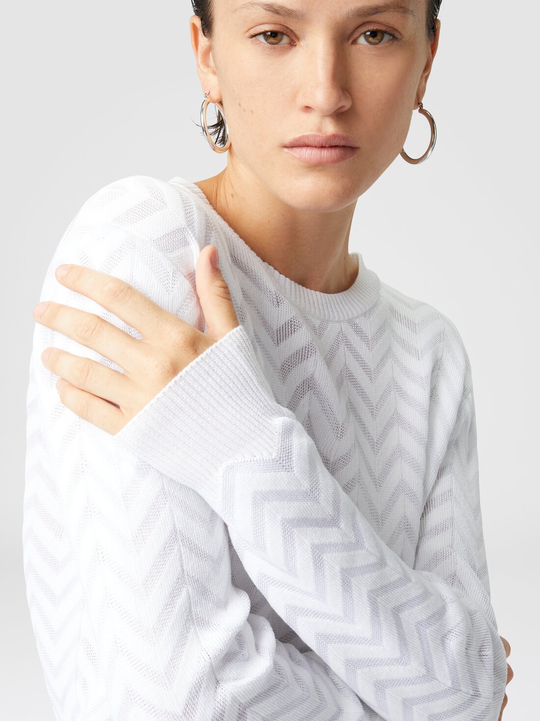 Tone-on-tone chevron crewneck sweater - 4