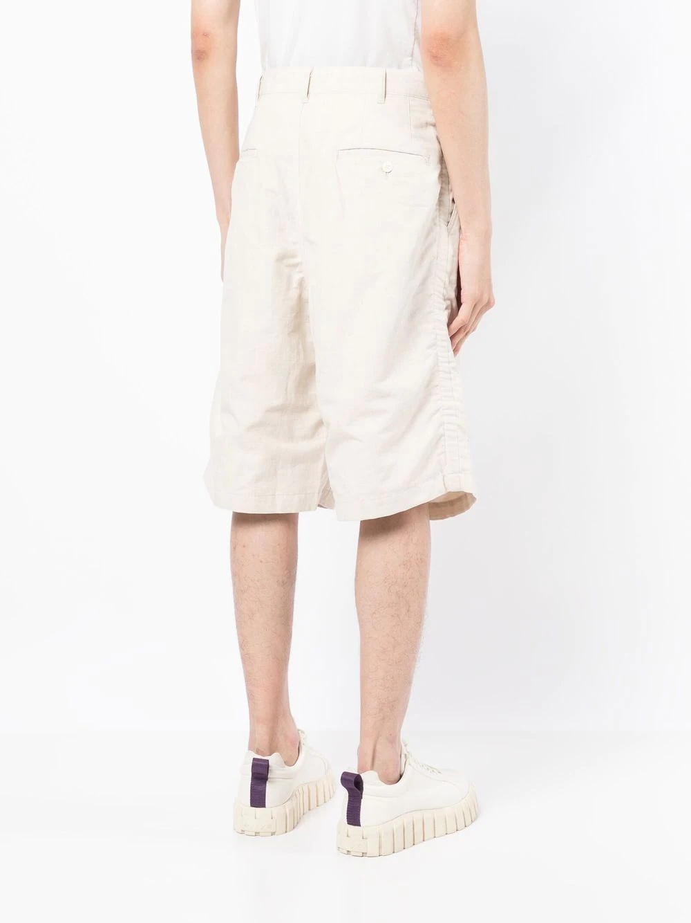 pleat-detail linen shorts - 4