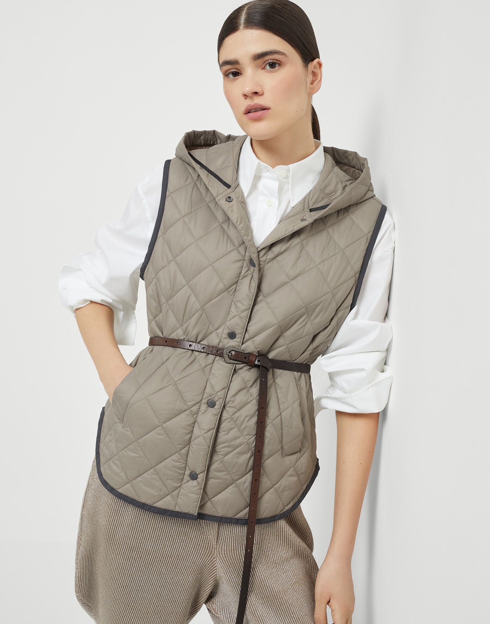 Lightweight matte nylon quilted vest with Thermore® padding and hood - 4