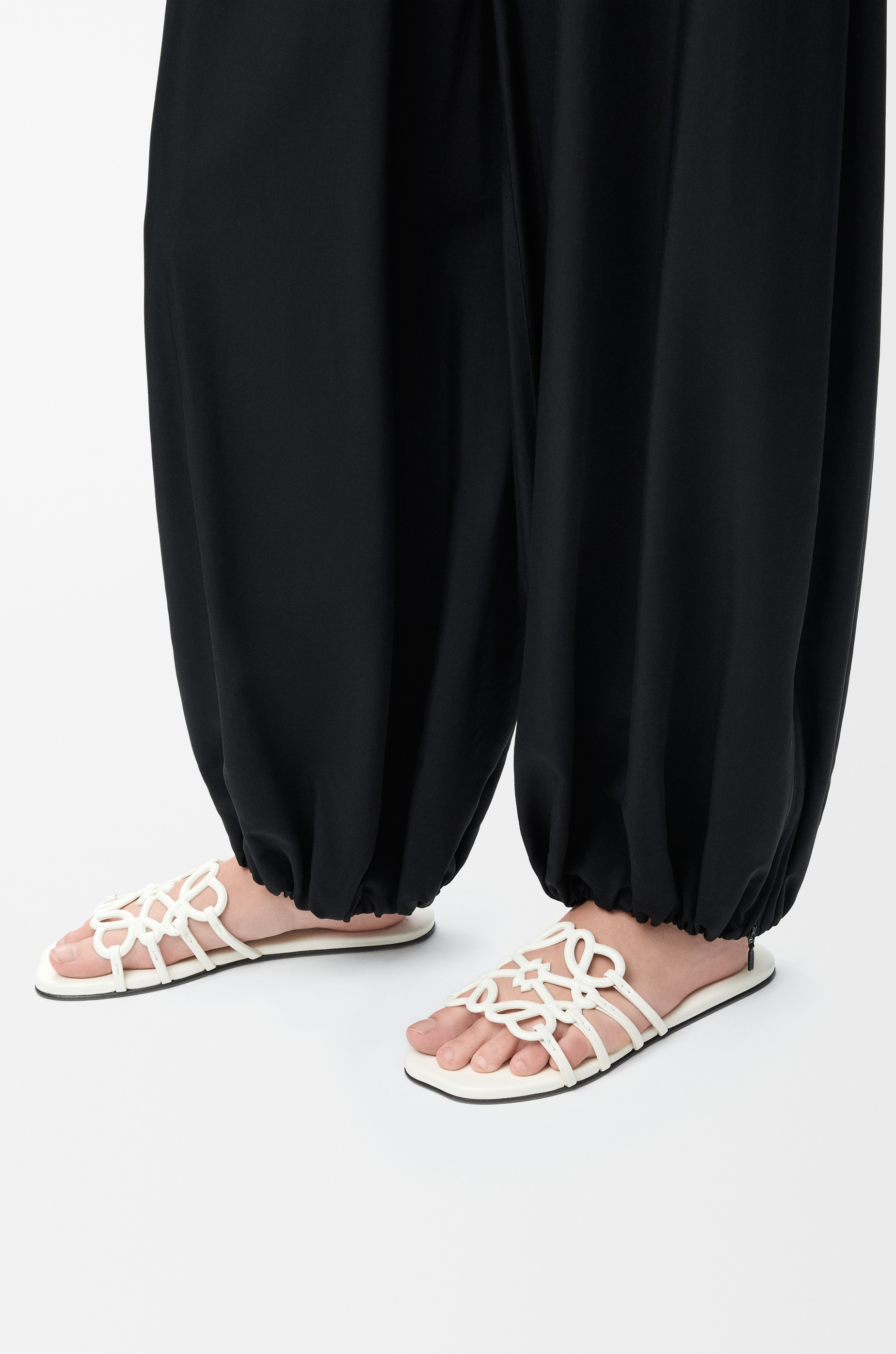Petal Anagram slide in soft calfskin - 2