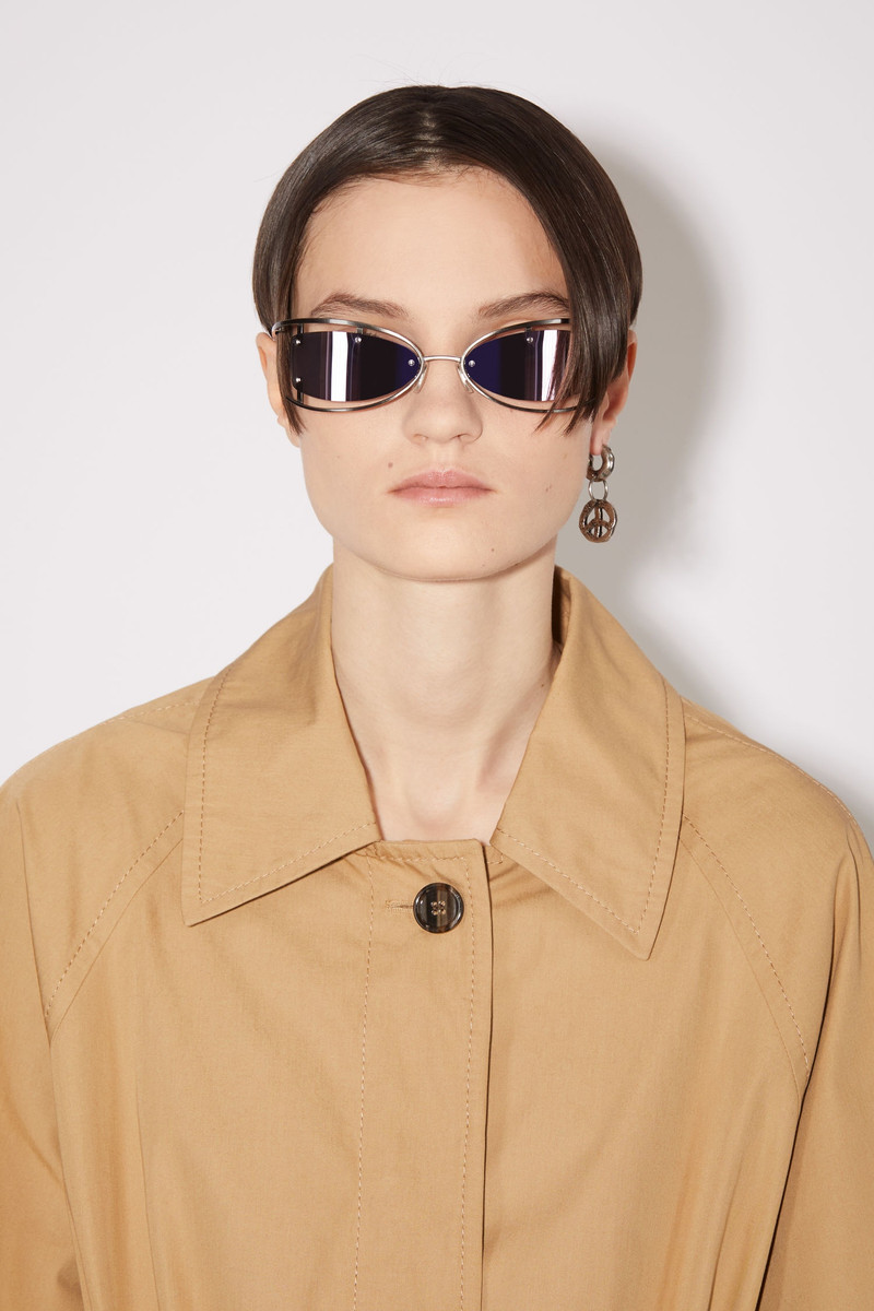 Acne Studios Peace sign earring - Antique Silver outlook
