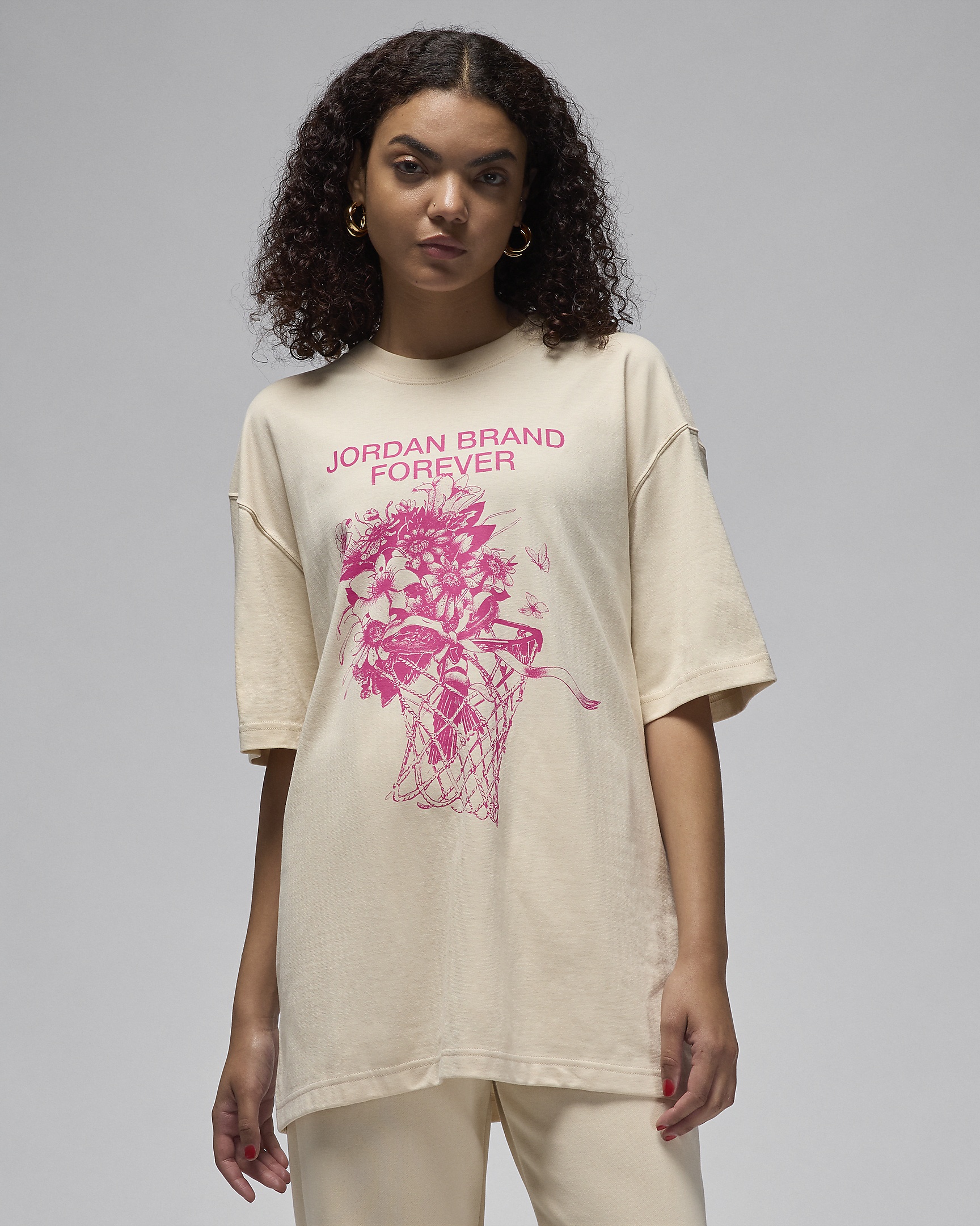 Jordan Women's Oversized Graphic T-Shirt - 1