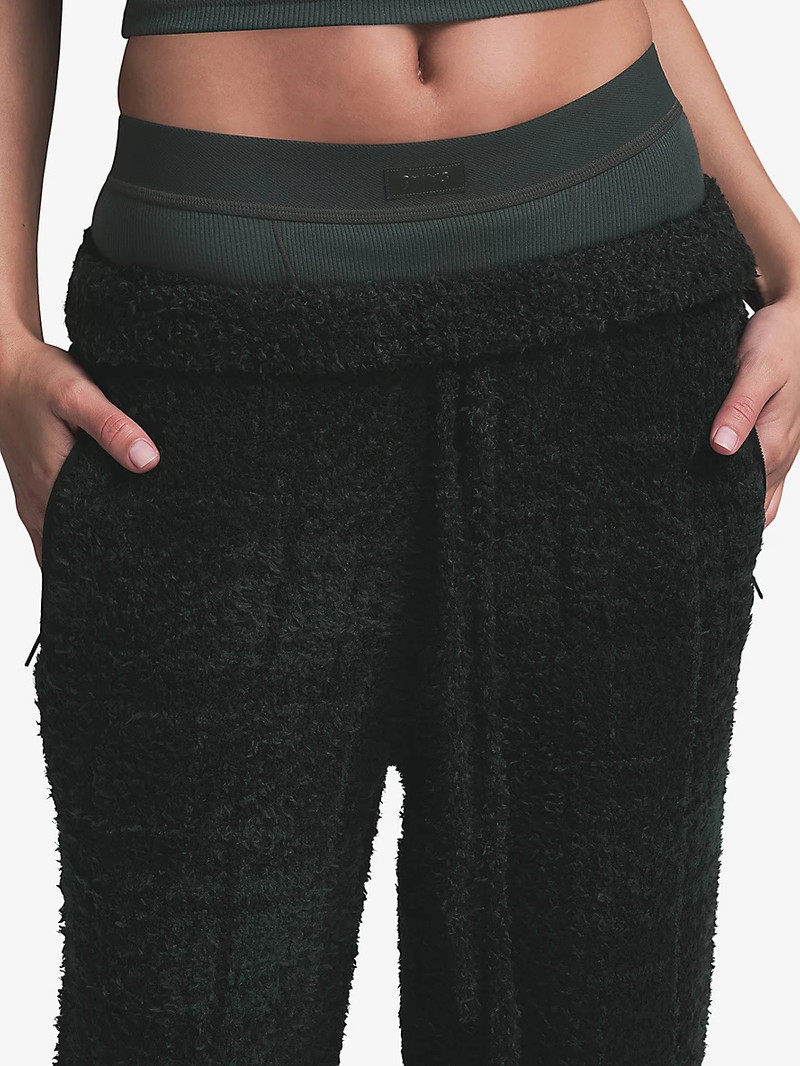 Check-print fluffy-knit jogging bottoms 4
