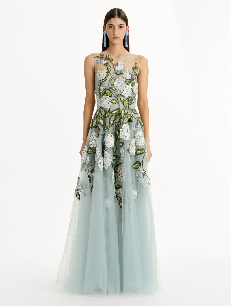 Oscar de la Renta PORCELAIN FLOWER EMBROIDERED GOWN outlook