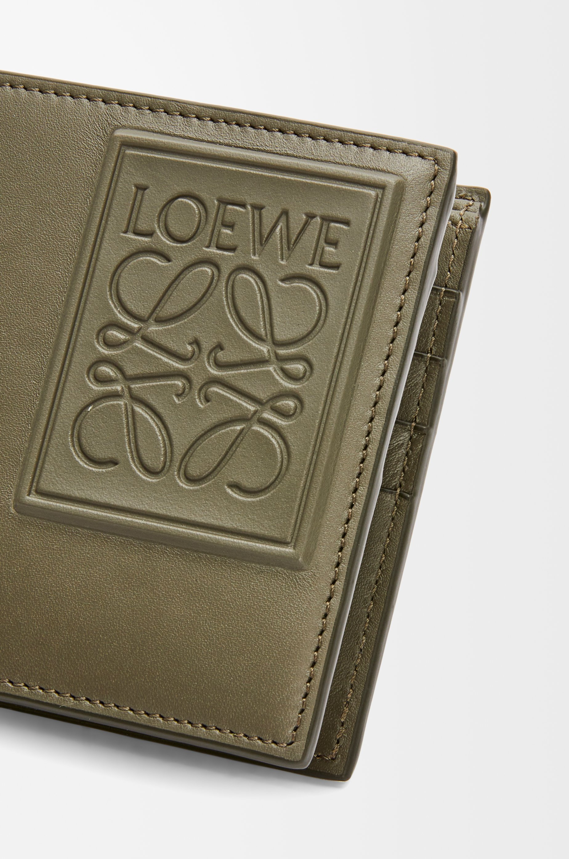 Bifold wallet in satin calfskin - 5