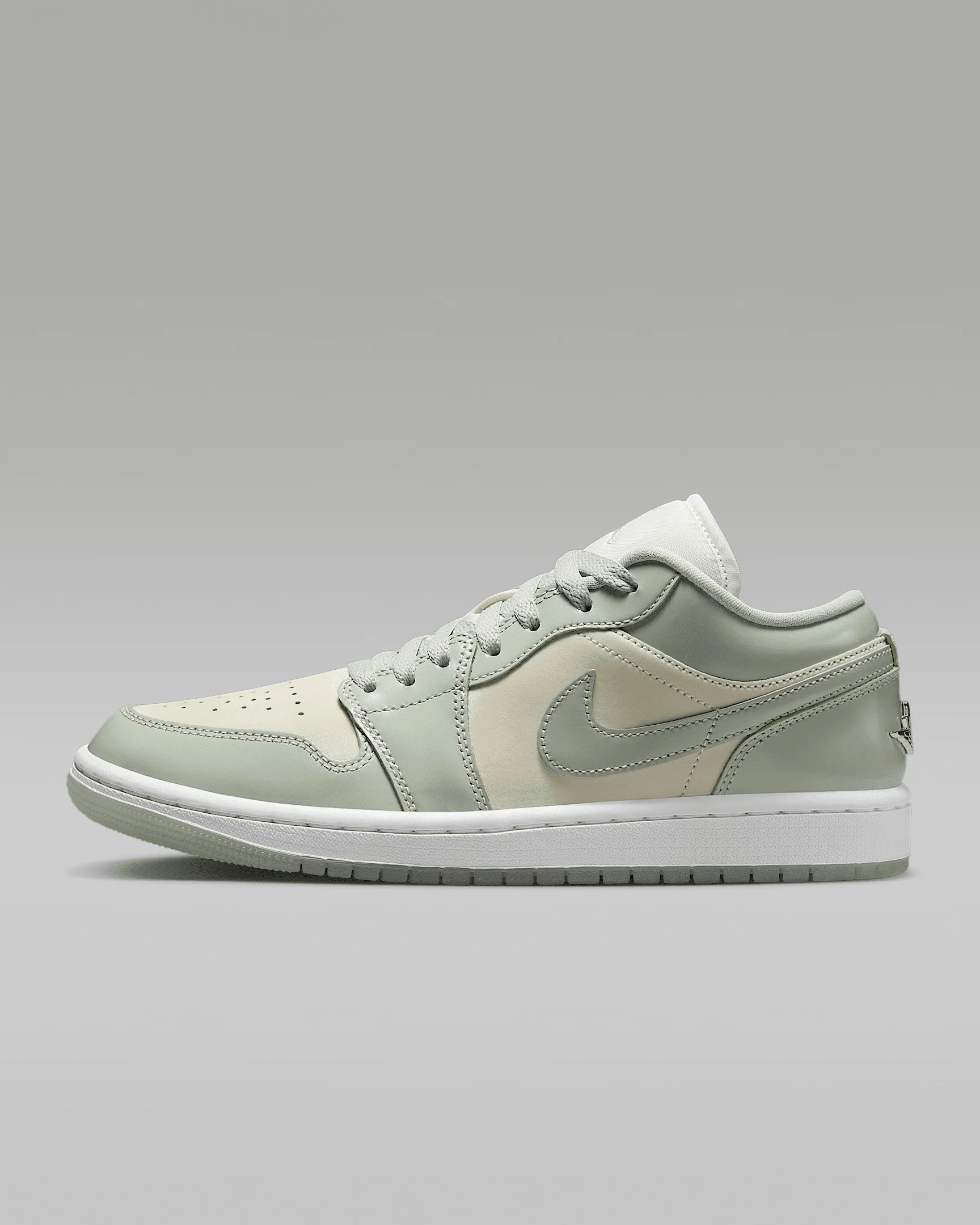 Air Jordan 1 Low SE Women's Shoes - 1