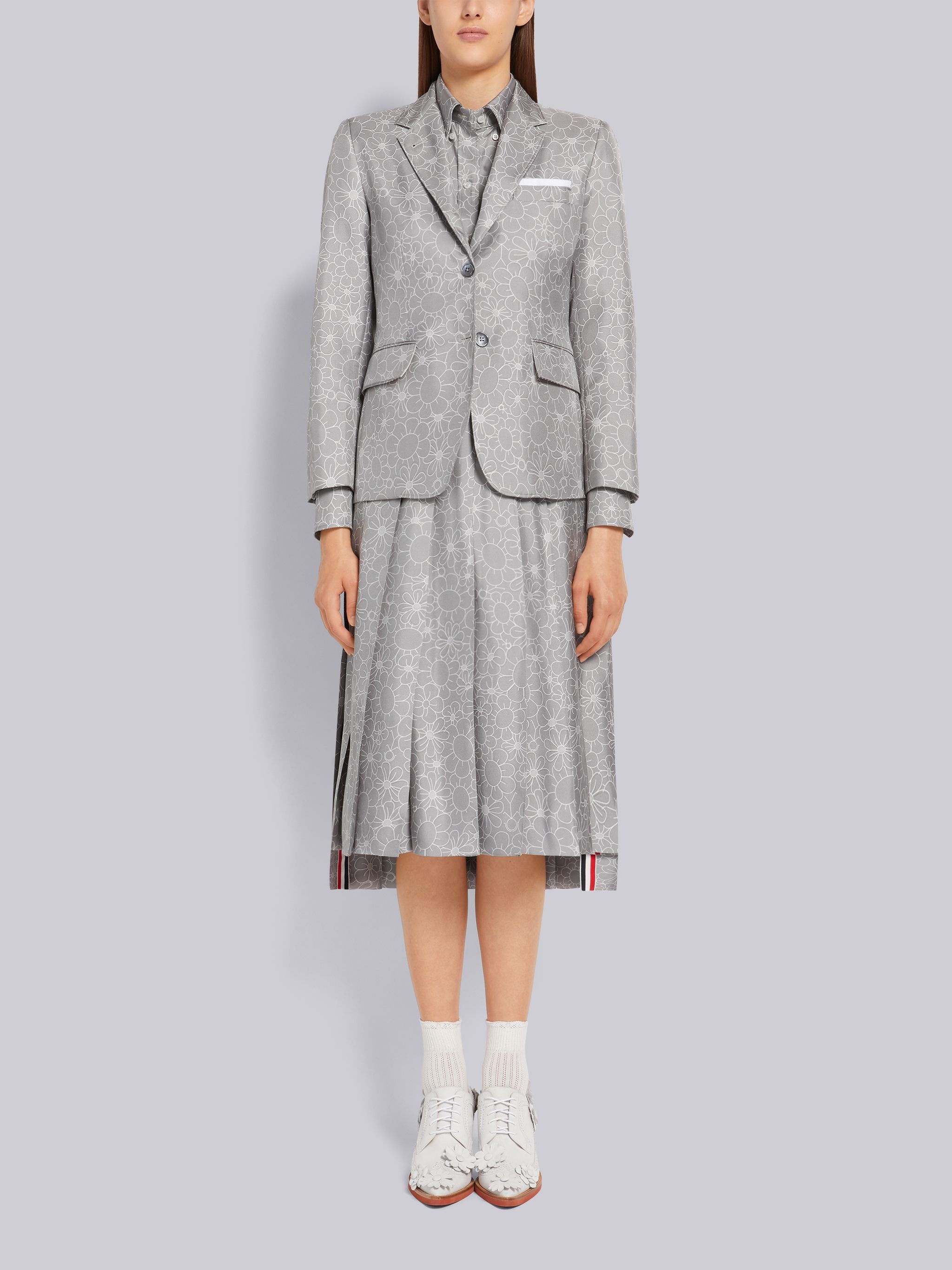Medium Grey Floral Toile Printed Silk Point Collar Thigh Length Shirtdress - 4