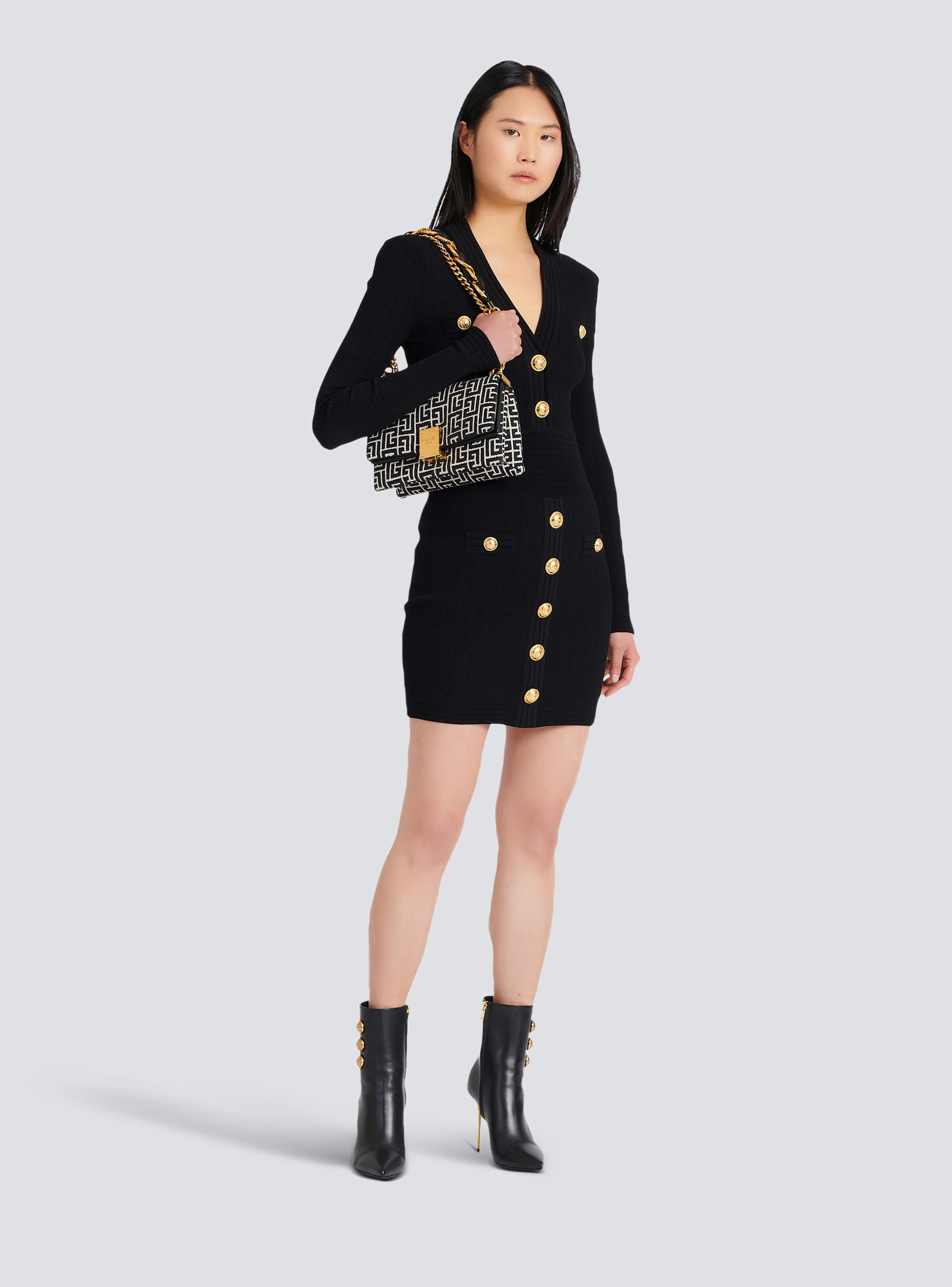 Short knitted dress with gold buttons - 2