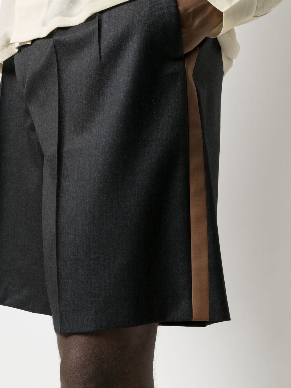 stripe-detail knee-length shorts - 5