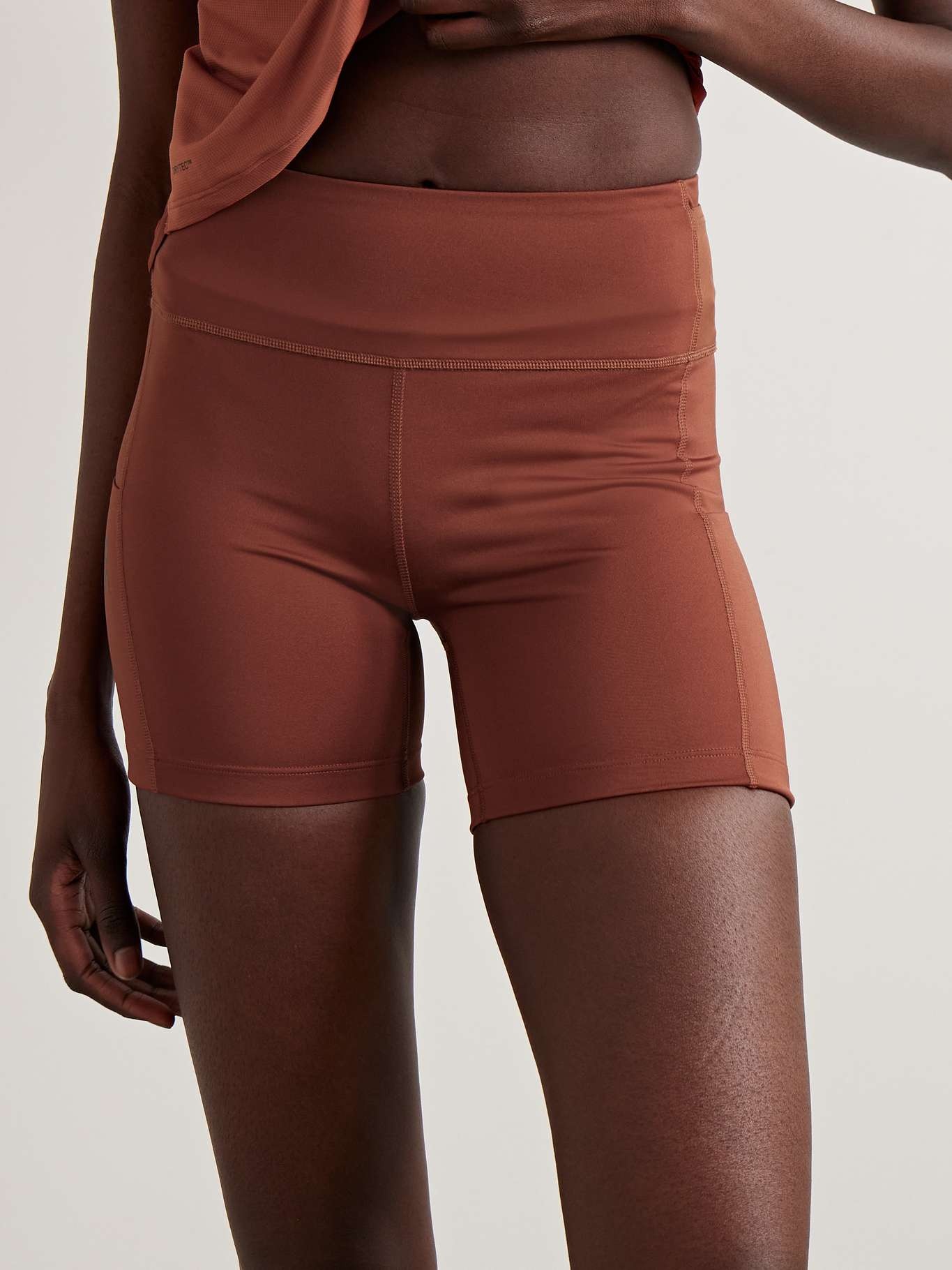 Performance mesh-trimmed stretch recycled shorts - 3