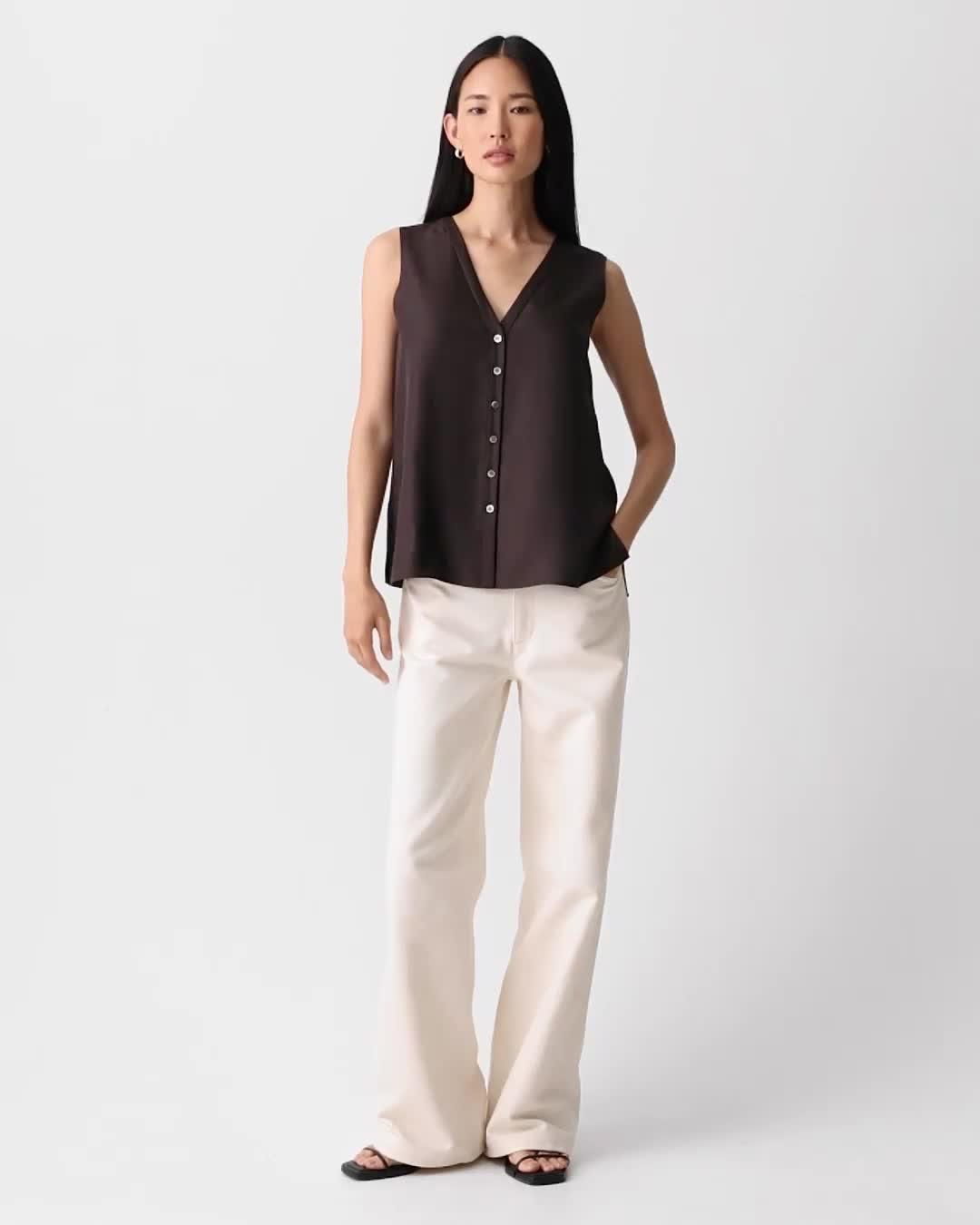 Sleeveless Button-Down Blouse in Mod Silk Twill - 7