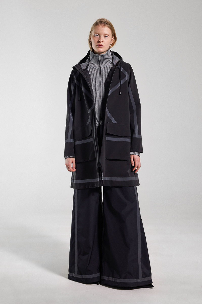 Stutterheim Mosebacke Tape Matte Raincoat Black outlook