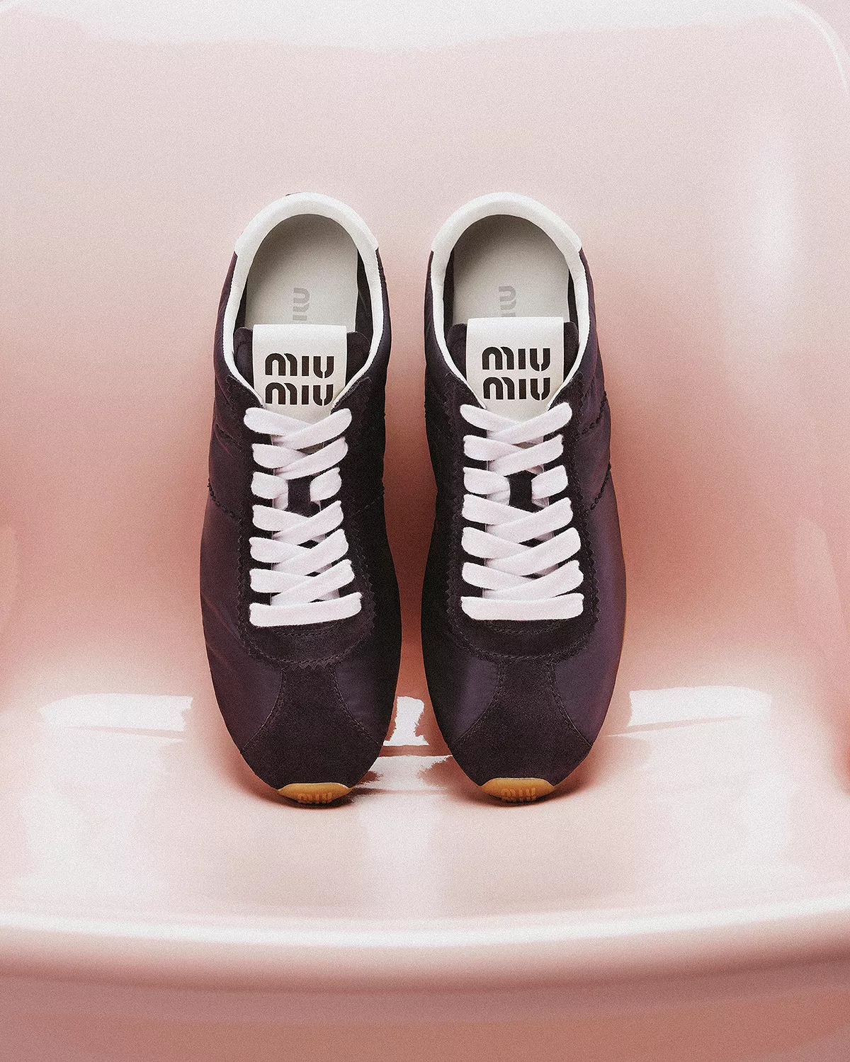 Women's Low Top Sneakers - 8
