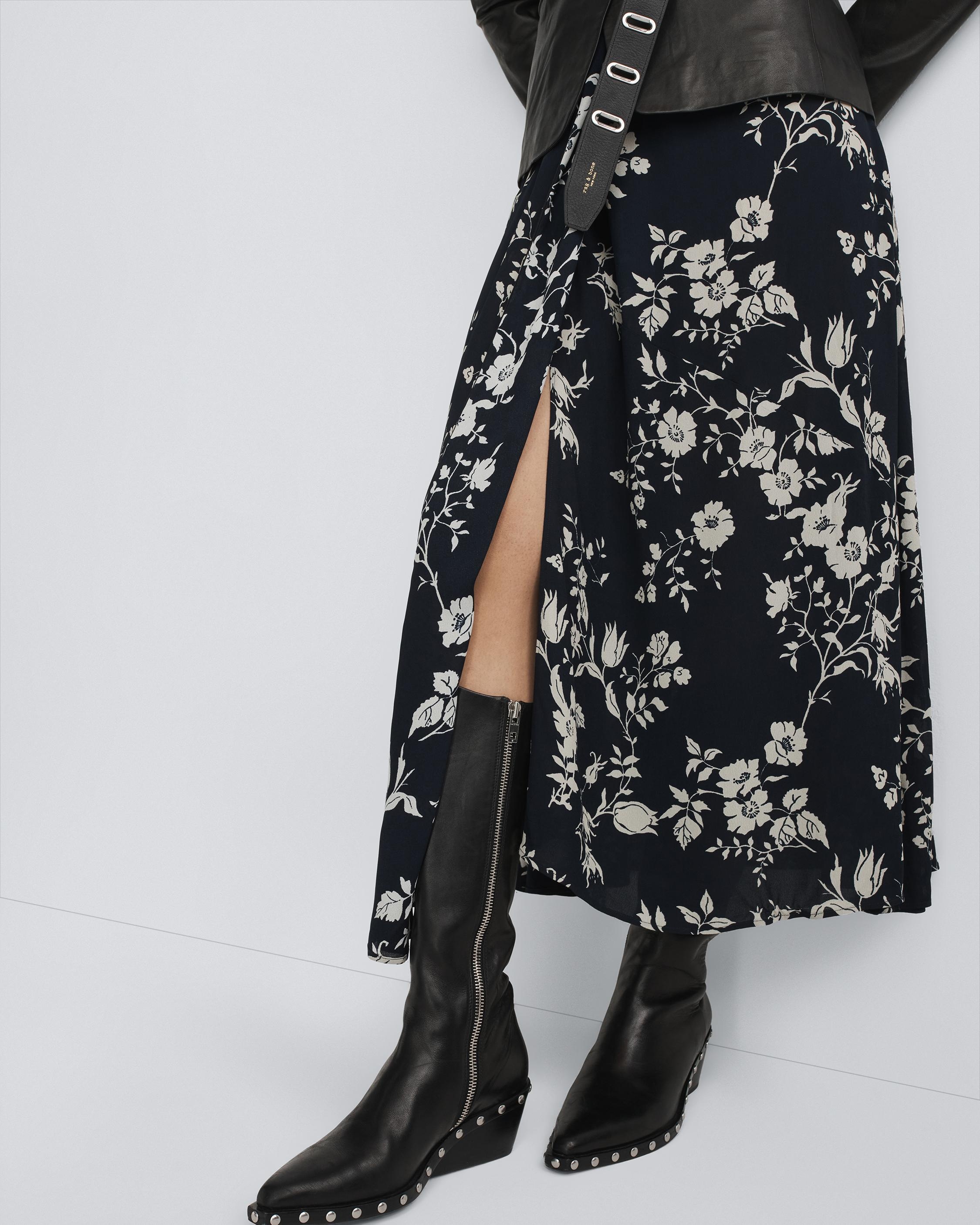 Mabel Georgette Dress
Maxi Dress - 6