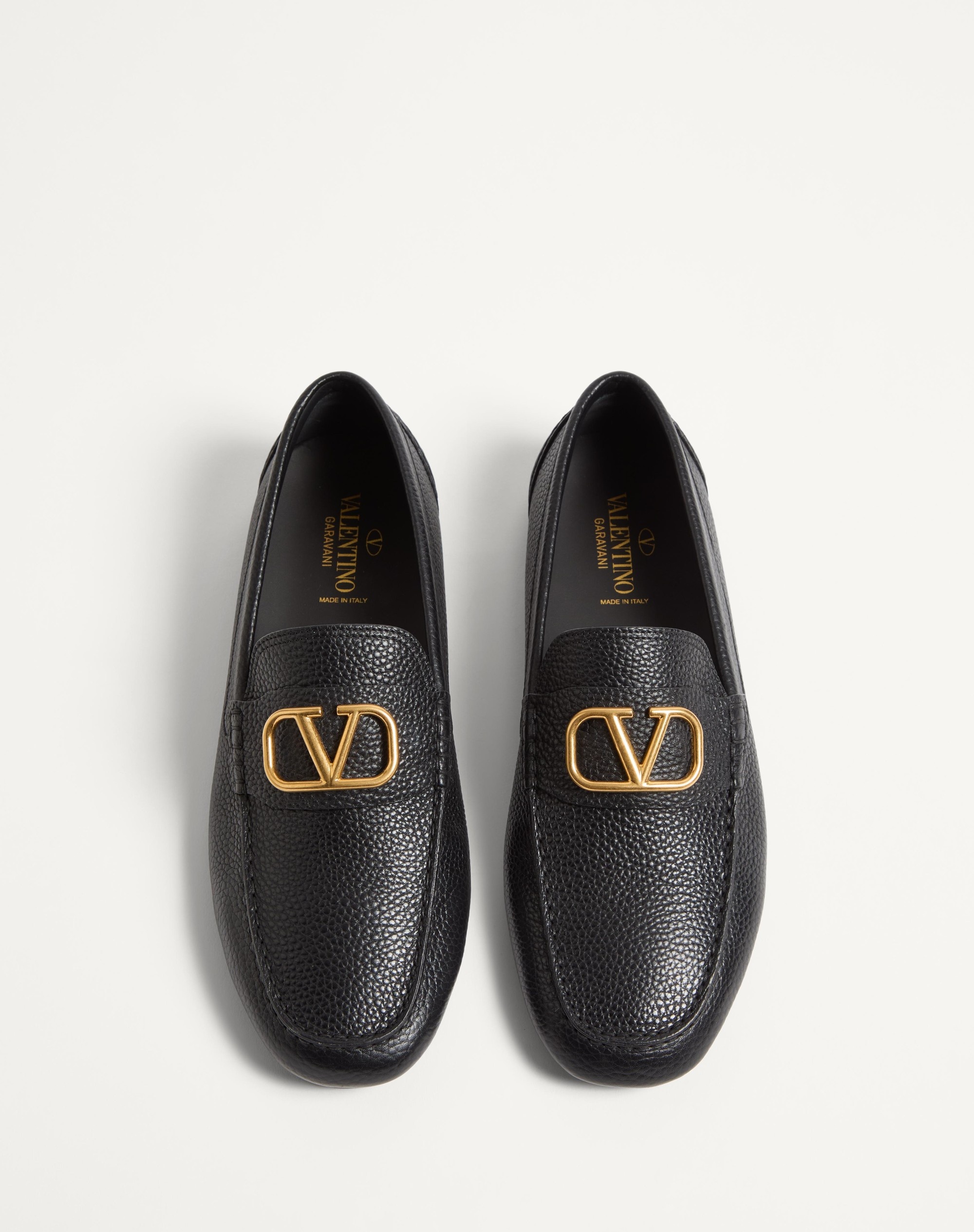 VLOGO SIGNATURE GRAINY CALFSKIN DRIVING SHOE - 4