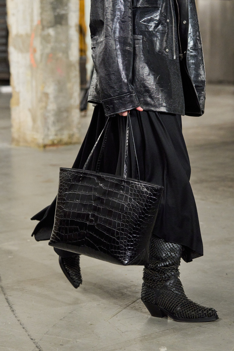 GABRIELA HEARST Croco Tote Bag in Black Crocodile Leather outlook