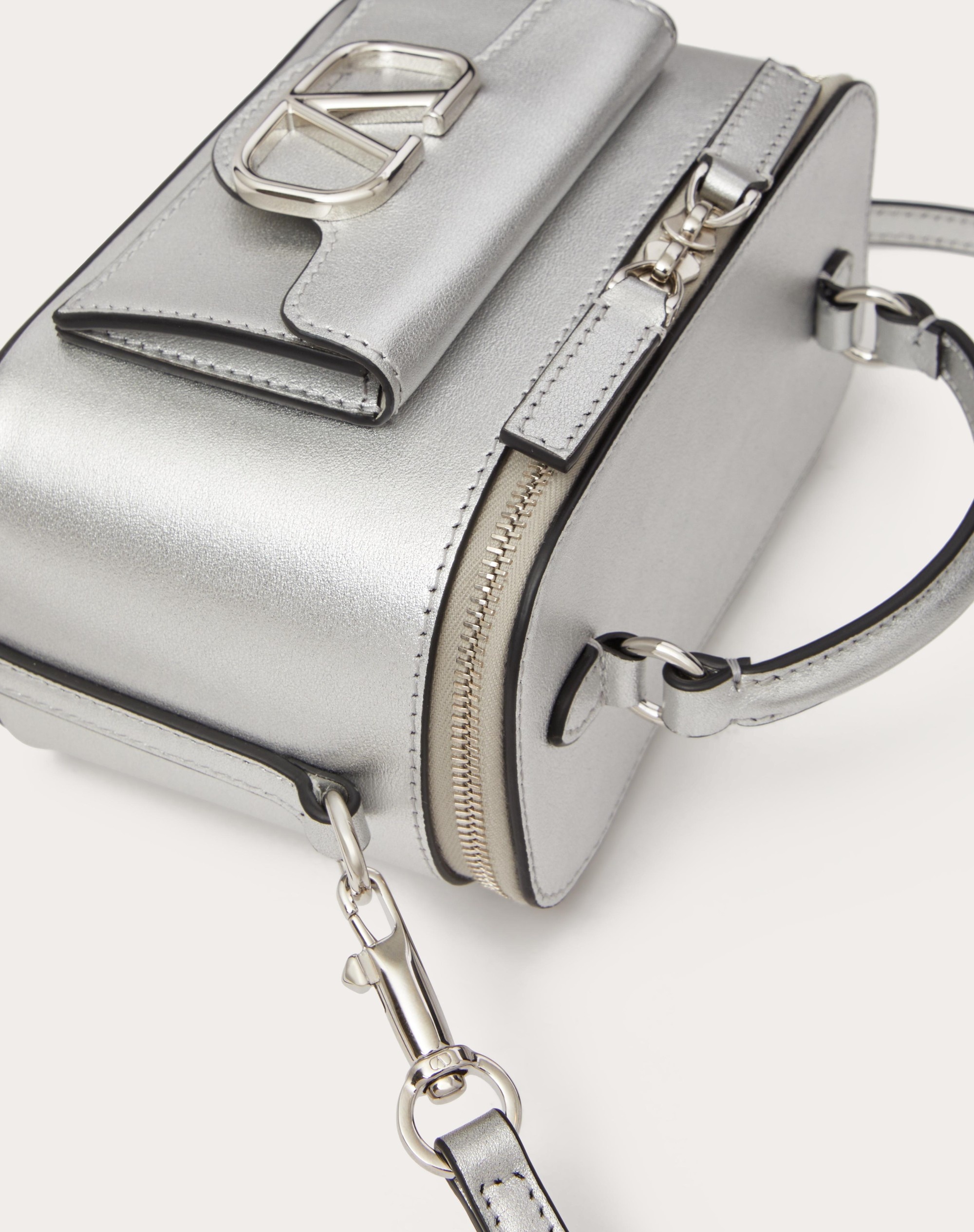 MINI VALENTINO GARAVANI LOCÒ HANDBAG IN METALLIC CALFSKIN - 8