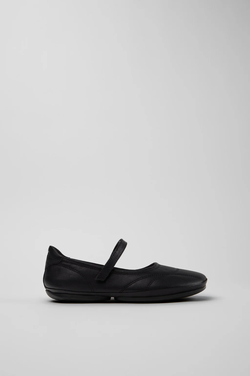 Right Nina Black Leather Ballerinas for Women. - 1