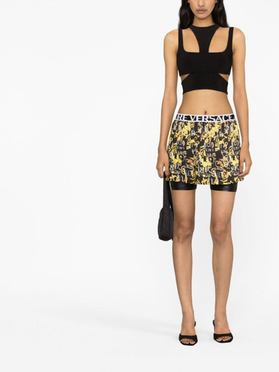 VERSACE JEANS COUTURE Sketch Couture-print pleated shorts outlook
