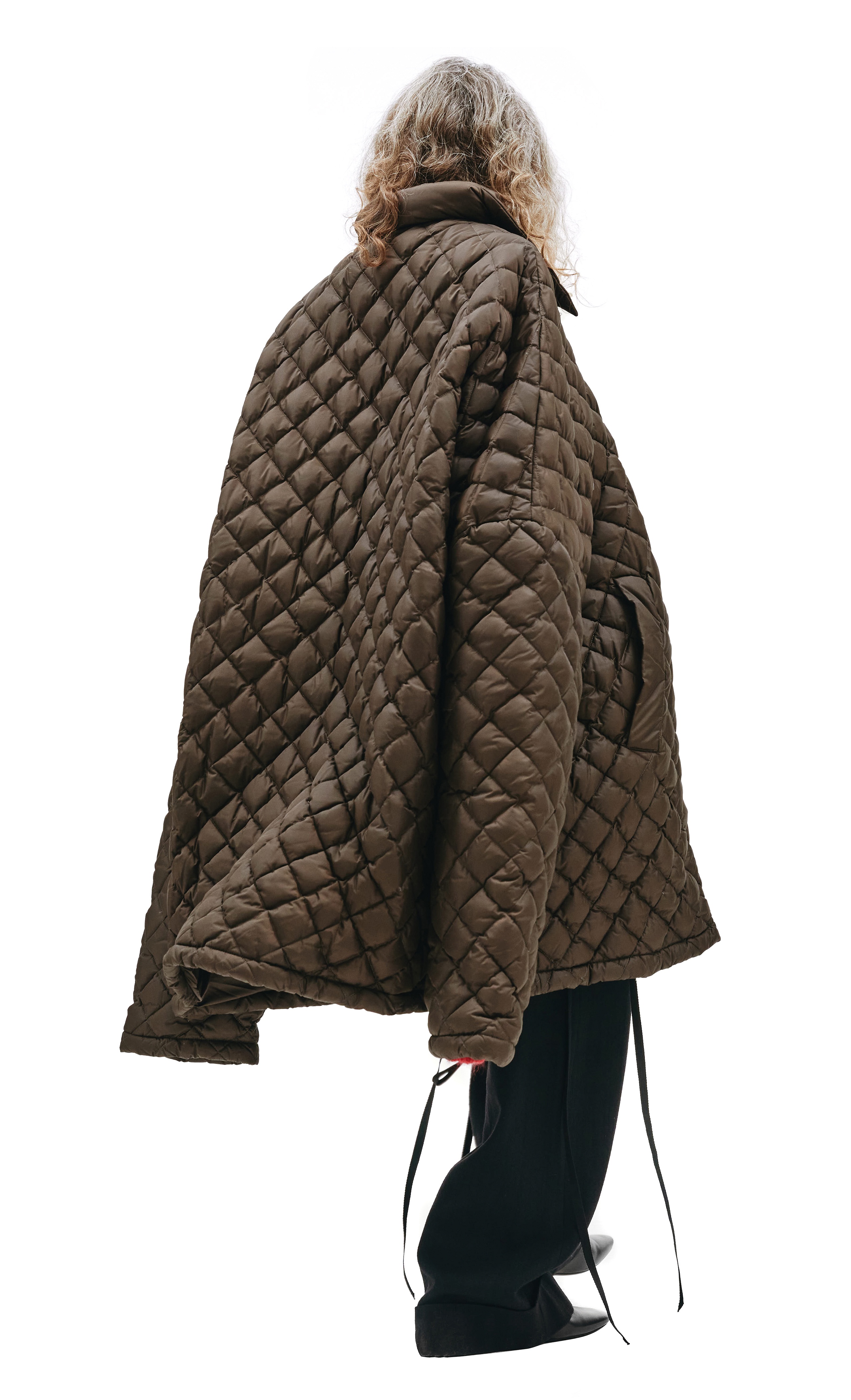 OVERSIZED QUILTED JACKET IN BROWN - 4