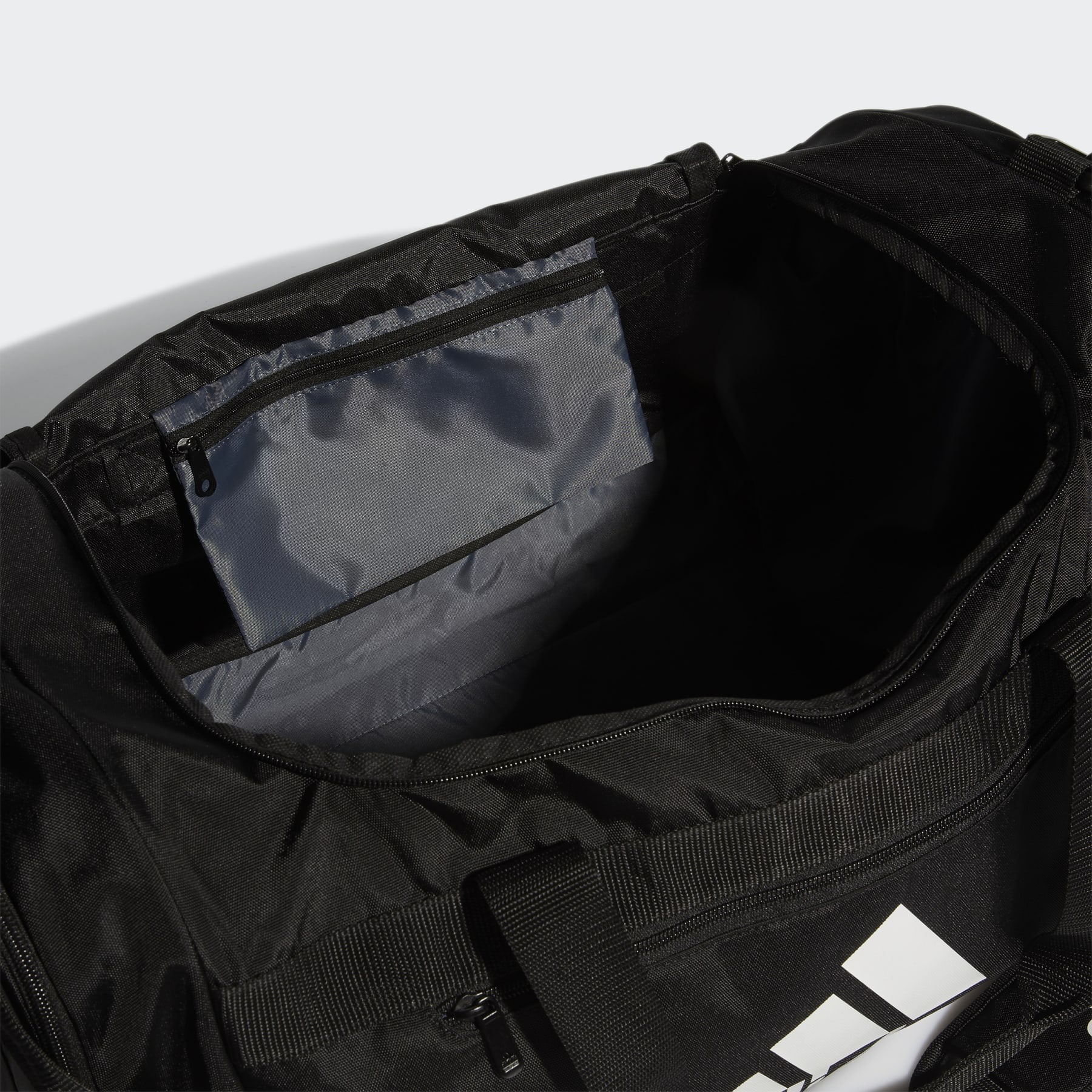 Defender Duffel Bag Medium - 5