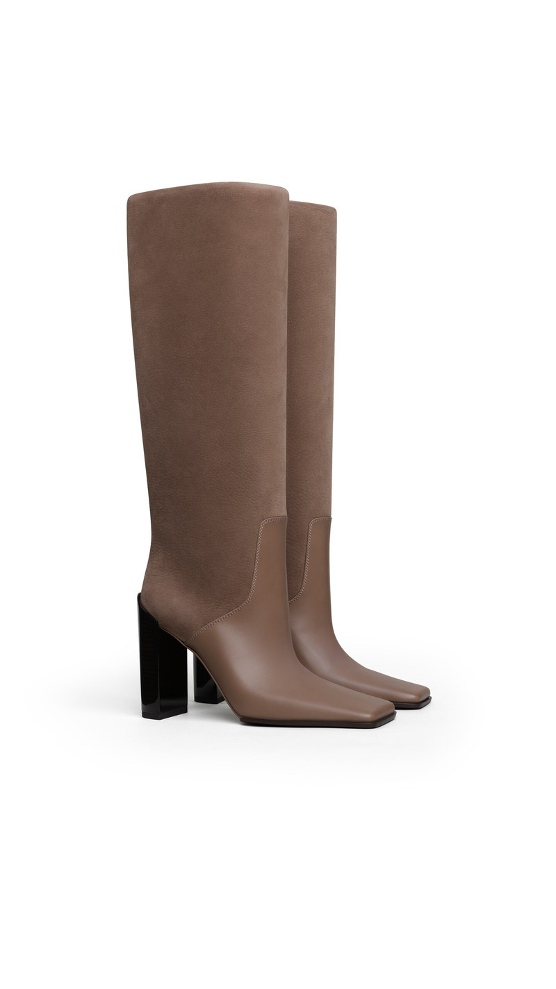 Alaïa SQUARE KNEE BOOTS IN LEATHER outlook