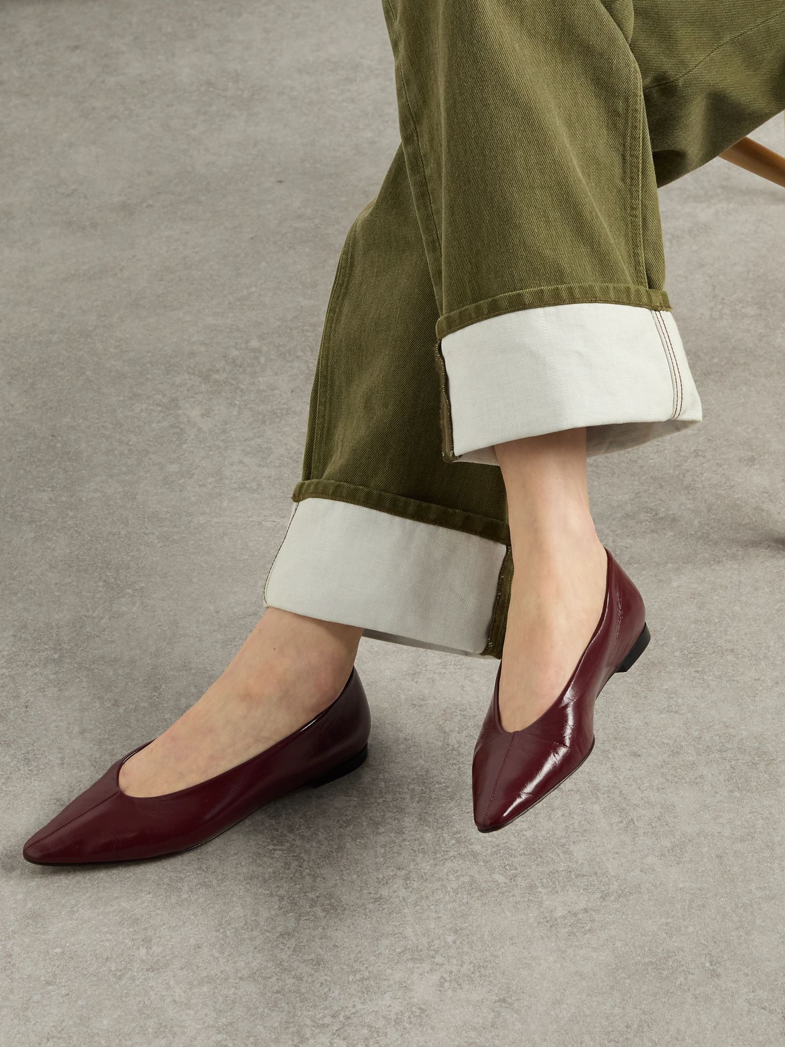 Sofia patent-leather point-toe ballet flats Burgundy - 2