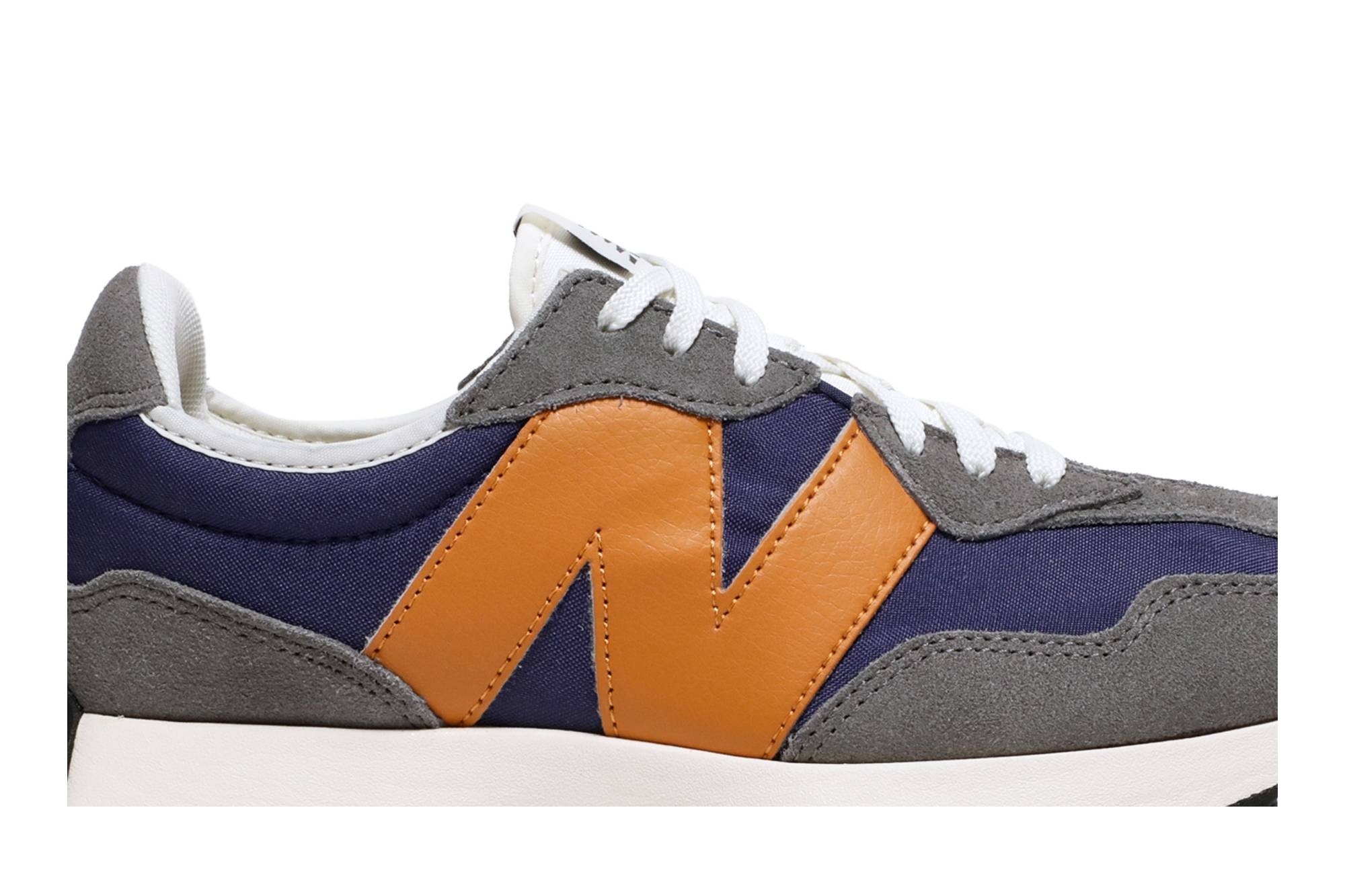 Wmns 327 'Castlerock Night Tide' - 2