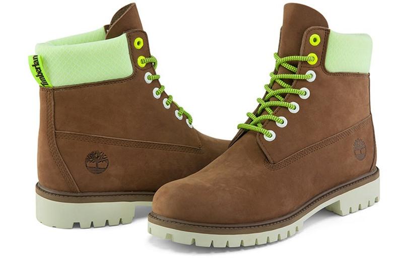 Timberland Timberland Hi-Vis Heritage 6 Inch Waterproof Wide Fit Boot 'Dark Purple' A2HXSW outlook