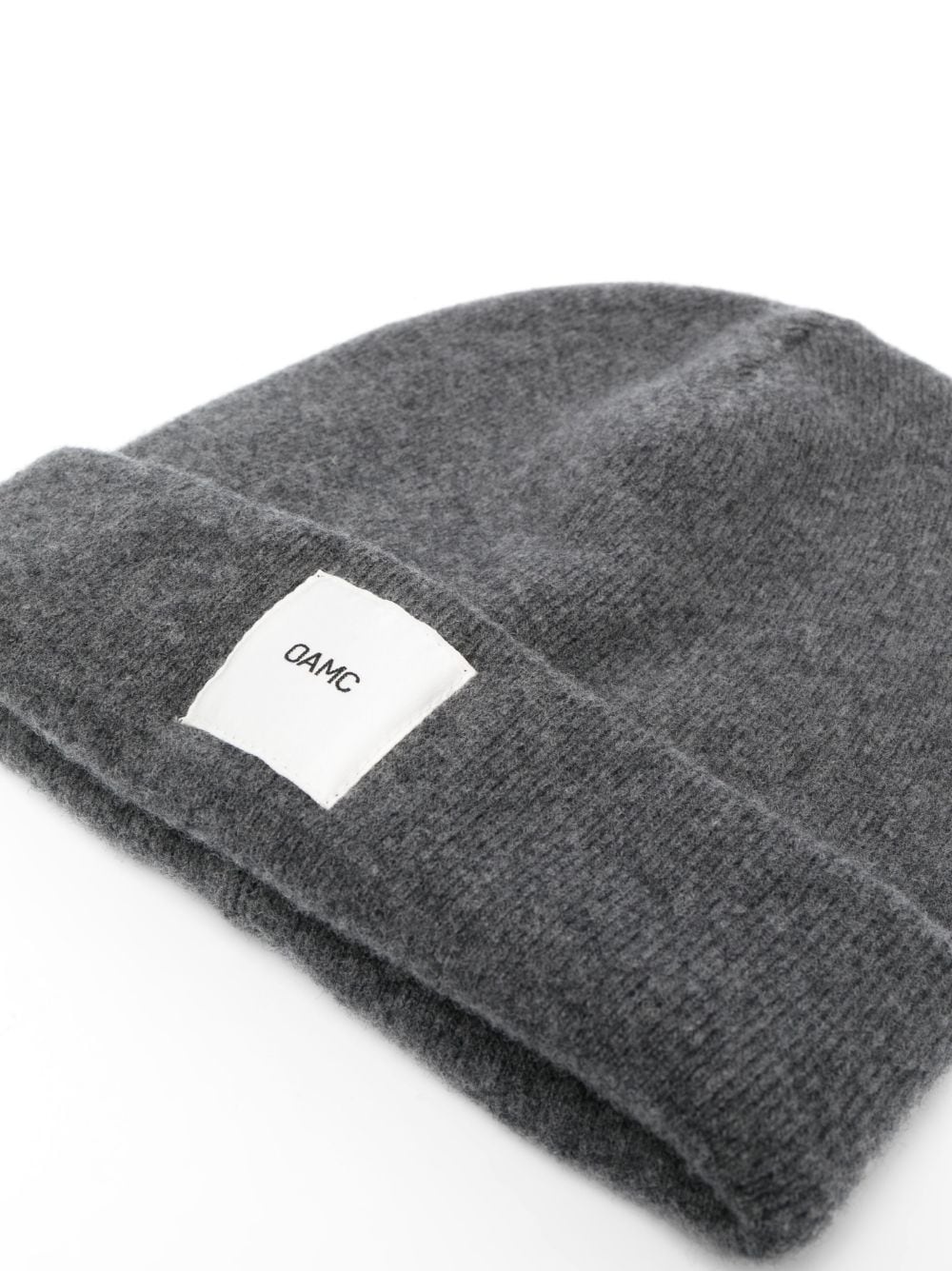 logo-patch ribbed-knit beanie - 2