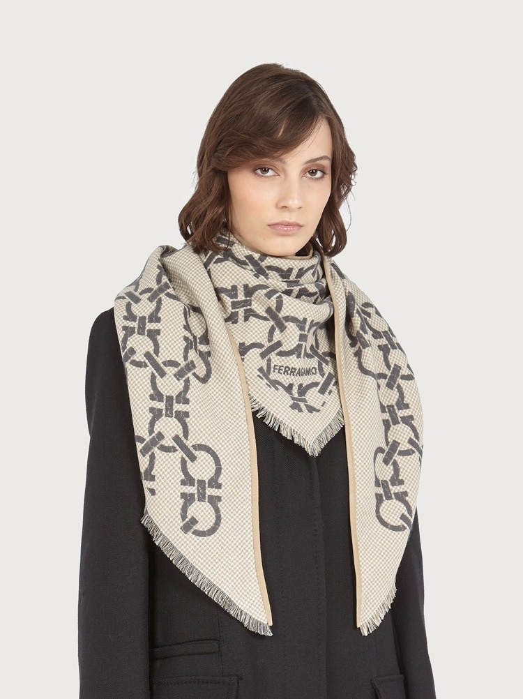 GANCINI PRINT TRIANGLE SCARF - 2