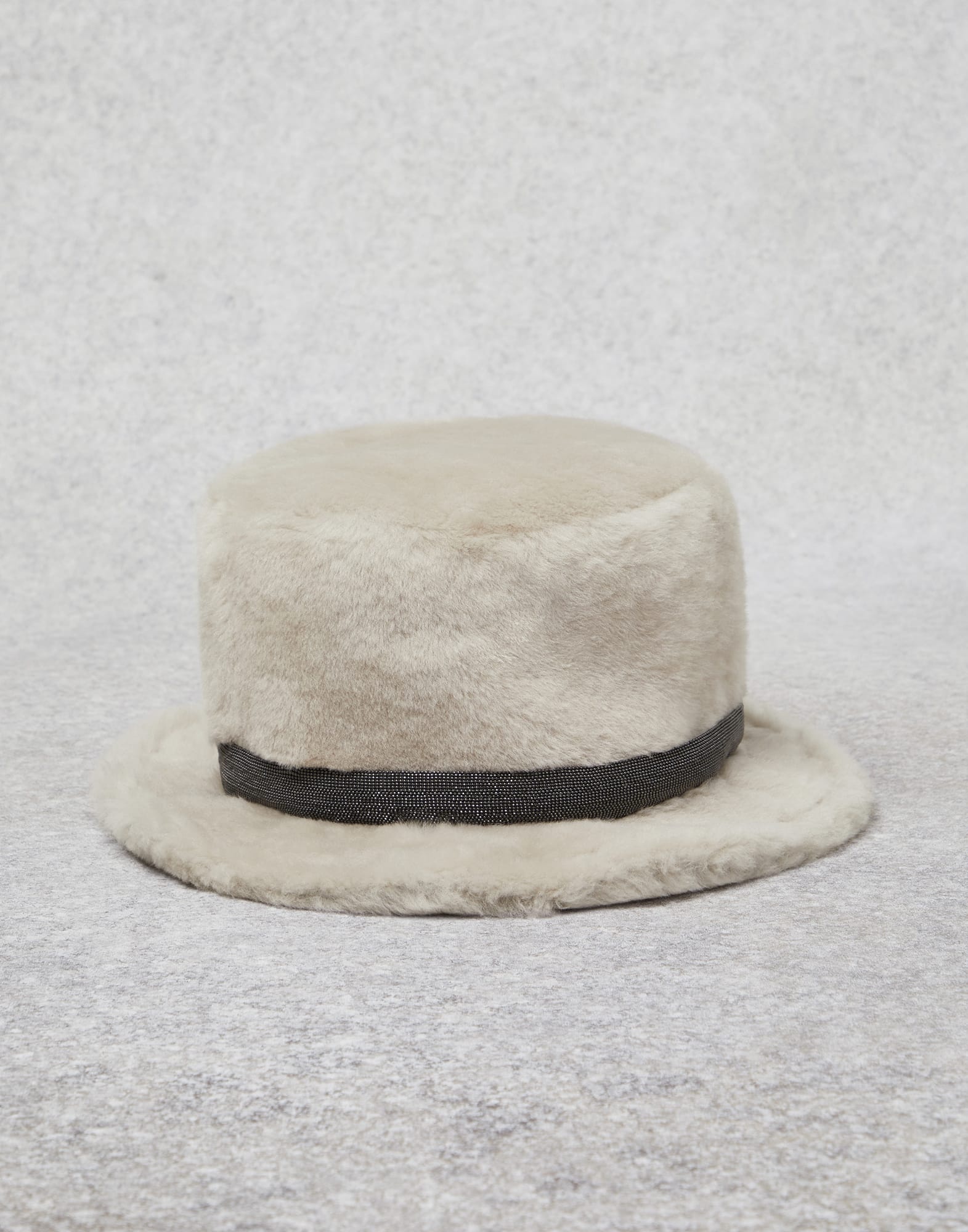 Soft shearling top hat with precious band - 1
