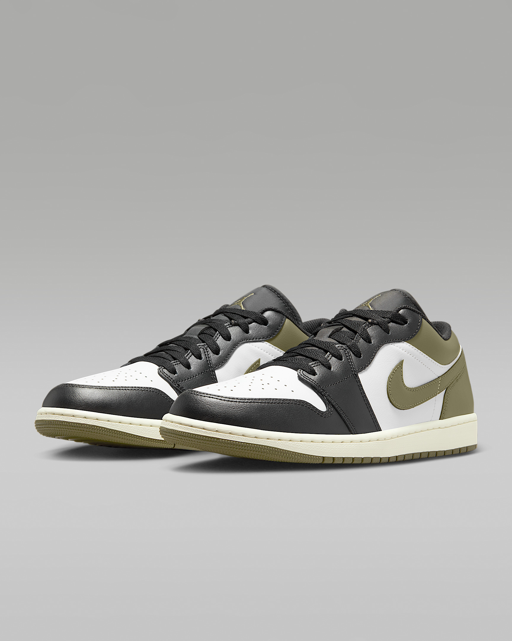 Air Jordan 1 Low Men's Shoes - 5