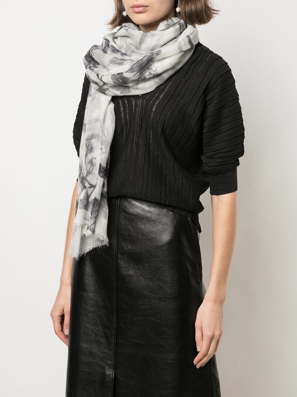 cashmere abstract print scarf - 2