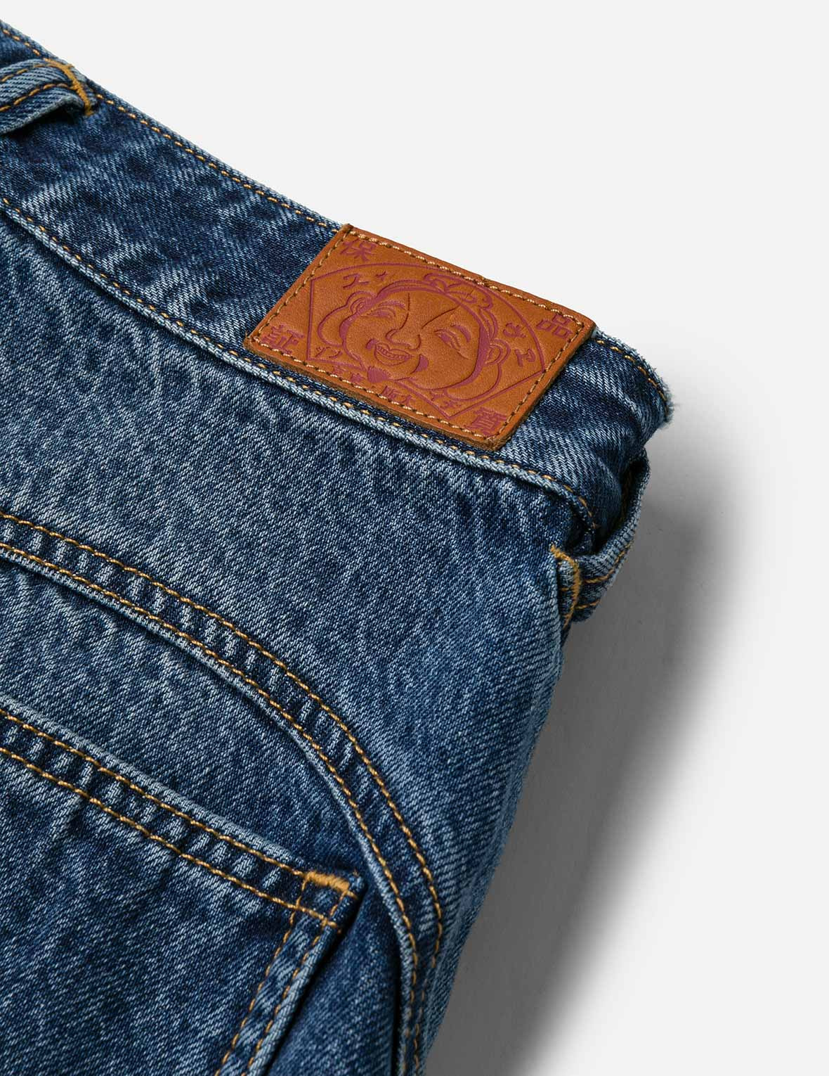 Seagull Embossed Fashion Fit Pleated Denim Shorts - 11
