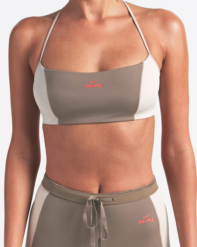 NikeSKIMS Shine Women's Micro-Scoop Bra 3